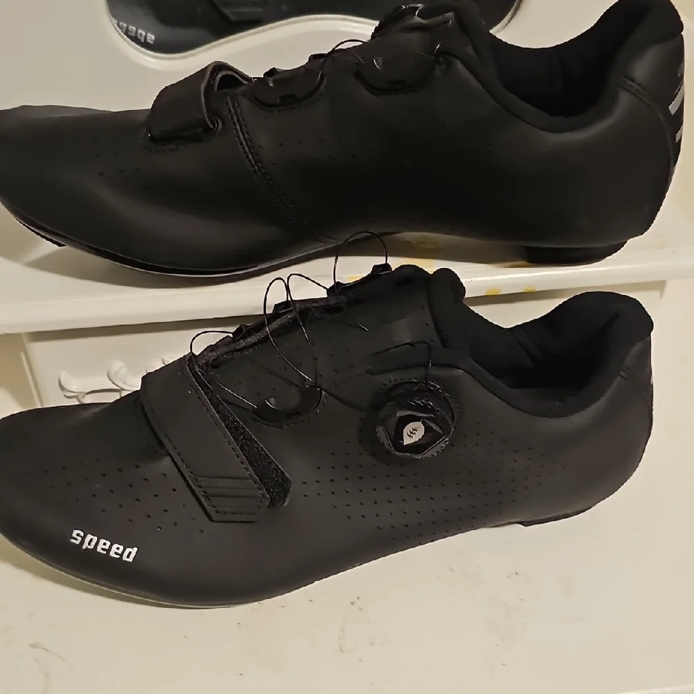 Men's Black Athletic Cycling Shoes with‎ Dial Closure